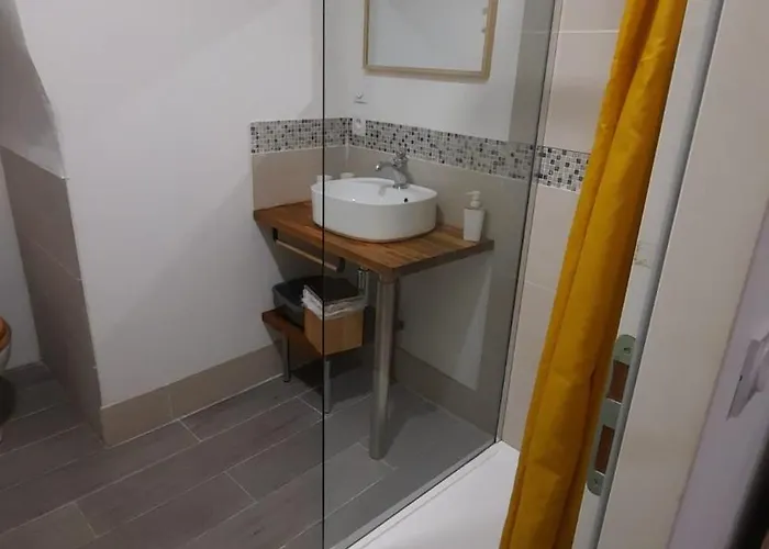 De L'oratoire-climatisees, Impasse Calme, Lumineuse, Centre Ville, Accommodatie bij particulieren *